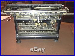 Ancienne machine a écrire / Objet de décoration