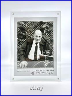 Beau portrait d'Allen Ginsberg par Robert Franck. Autographe d'Allen Ginsberg