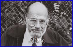 Beau portrait d'Allen Ginsberg par Robert Franck. Autographe d'Allen Ginsberg