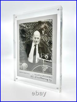 Beau portrait d'Allen Ginsberg par Robert Franck. Autographe d'Allen Ginsberg