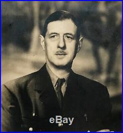 Beau portrait dédicacé de Charles de Gaulle