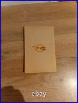 Brochure de propagande imprimée en français, avec couverture illustrée et texte