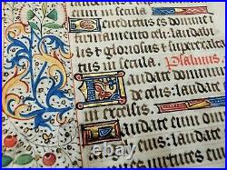 Feuillet manuscrit sur vélin, fin XVème. Décors peints, motifs végétaux, or fin