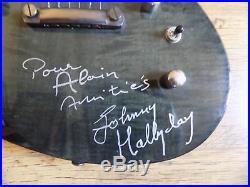 JOHNNY HALLYDAY Dédicace sur Guitare, HALLYDAY Autographe HALLYDAY unique