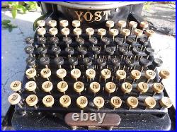 Machine à écrire de collection Yost 4 de 1895