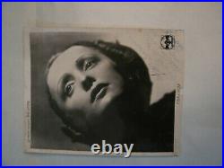 Superbe Photo Dedicacee De La Chanteuse Edith Piaf 18 CM X 24 CM